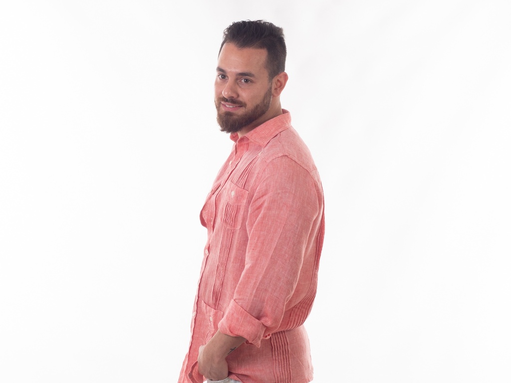 GUAYABERA 100% LINO ROJA